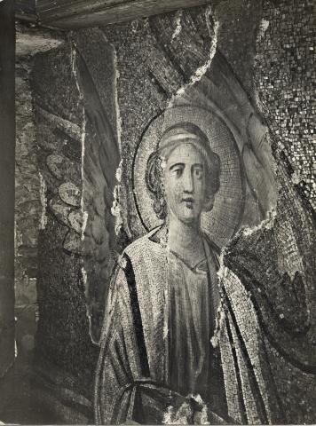Anonimo — Anonimo romano sec. VII/ VIII - SS. Cosma e Damiano, mosaico dell'arco trionfale: primo angelo da sinistra — particolare, prima del restauro del 1936